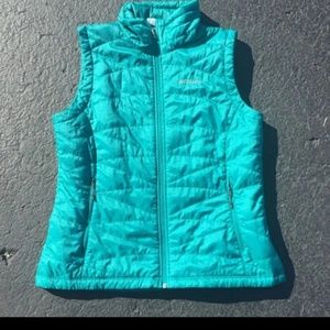 SOLD- Columbia winter vest XL